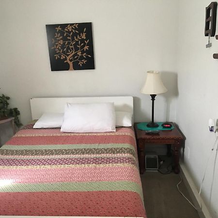 Midway Motel Caliente Екстер'єр фото