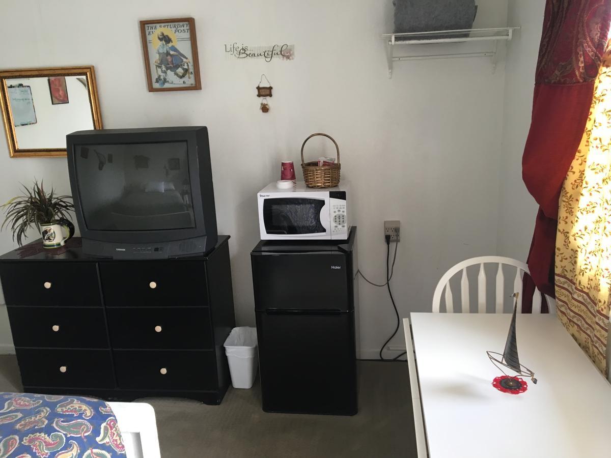 Midway Motel Caliente Екстер'єр фото