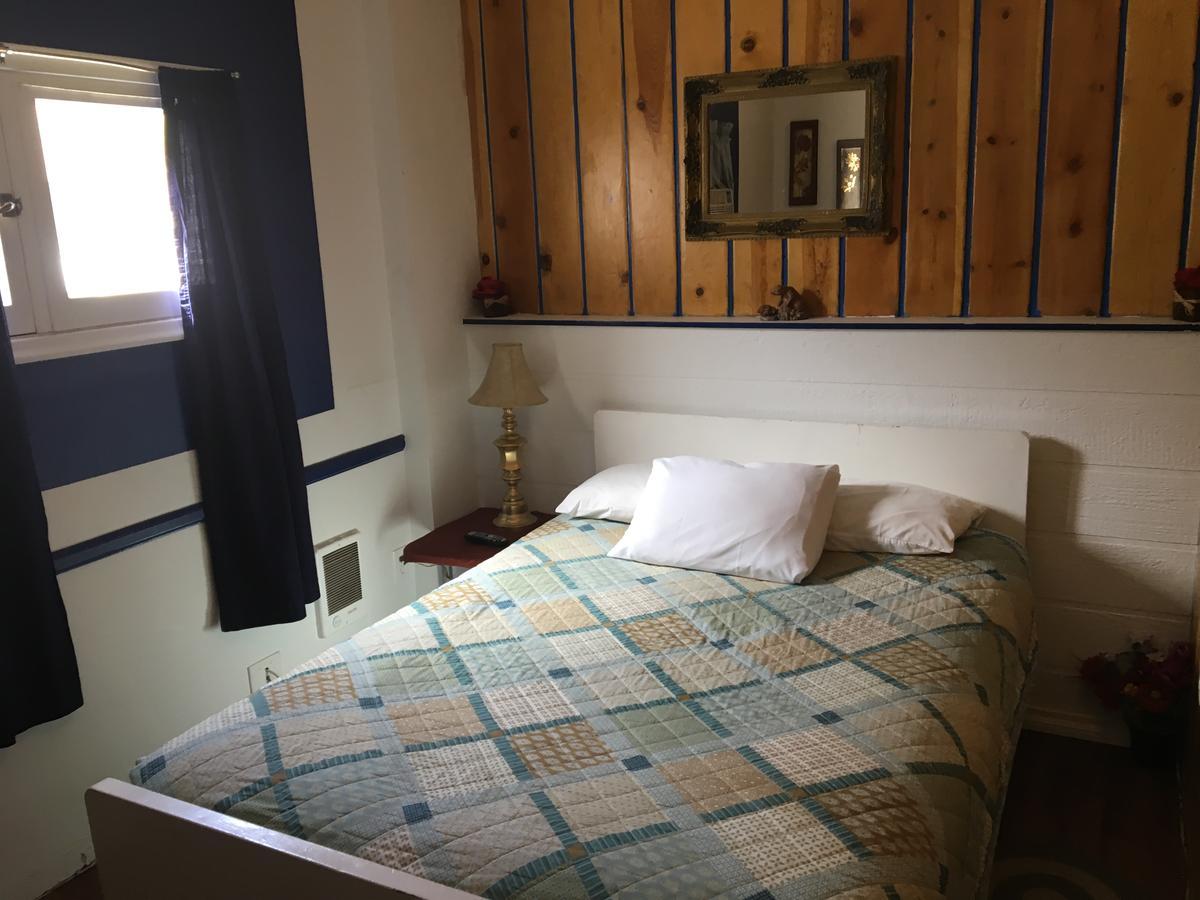 Midway Motel Caliente Екстер'єр фото