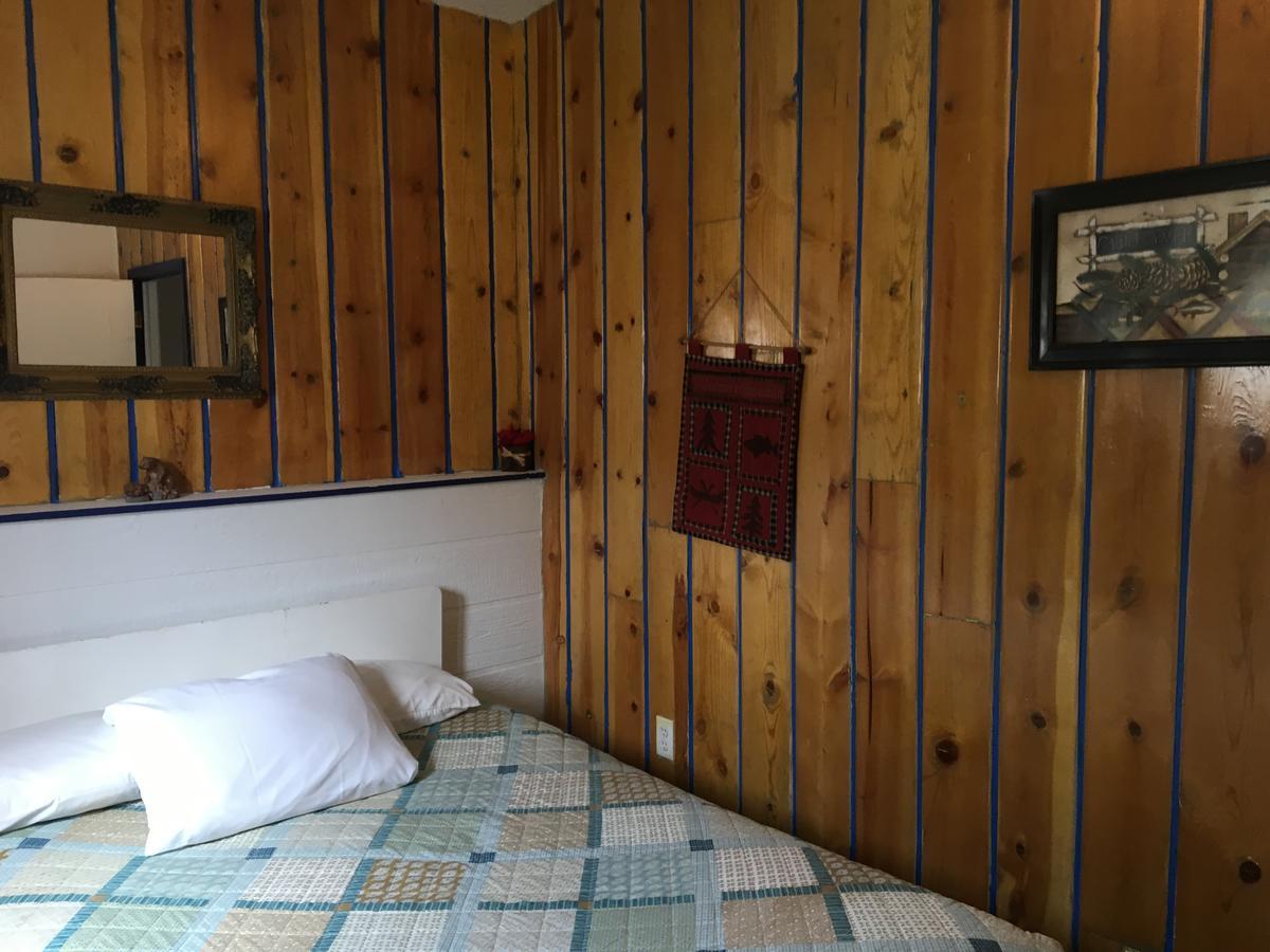 Midway Motel Caliente Екстер'єр фото